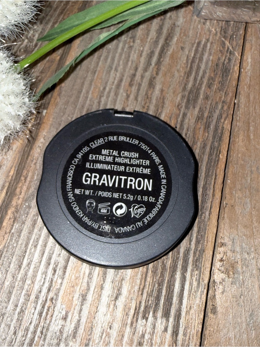 ⭐️ New Kat Von D Metal Crush Graviton Highlighter - Picture 2 of 2
